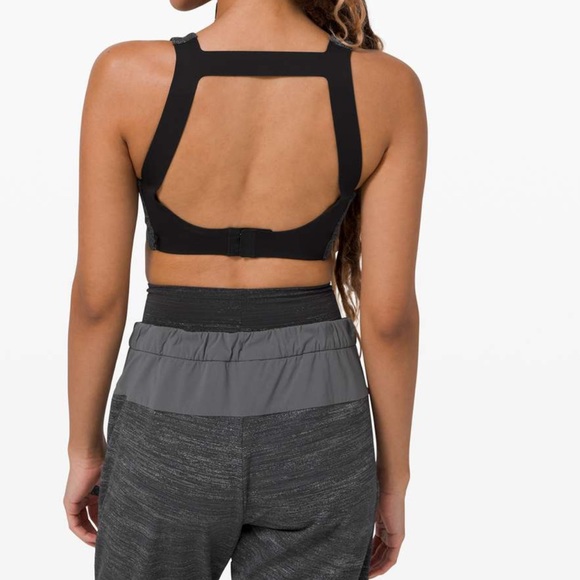 Limited edition Rare- Lululemon Varsa Bra *lululemon lab
 Size 4 - New - Picture 4 of 7